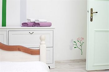 Secret Garden Apartment Краков Экстерьер фото